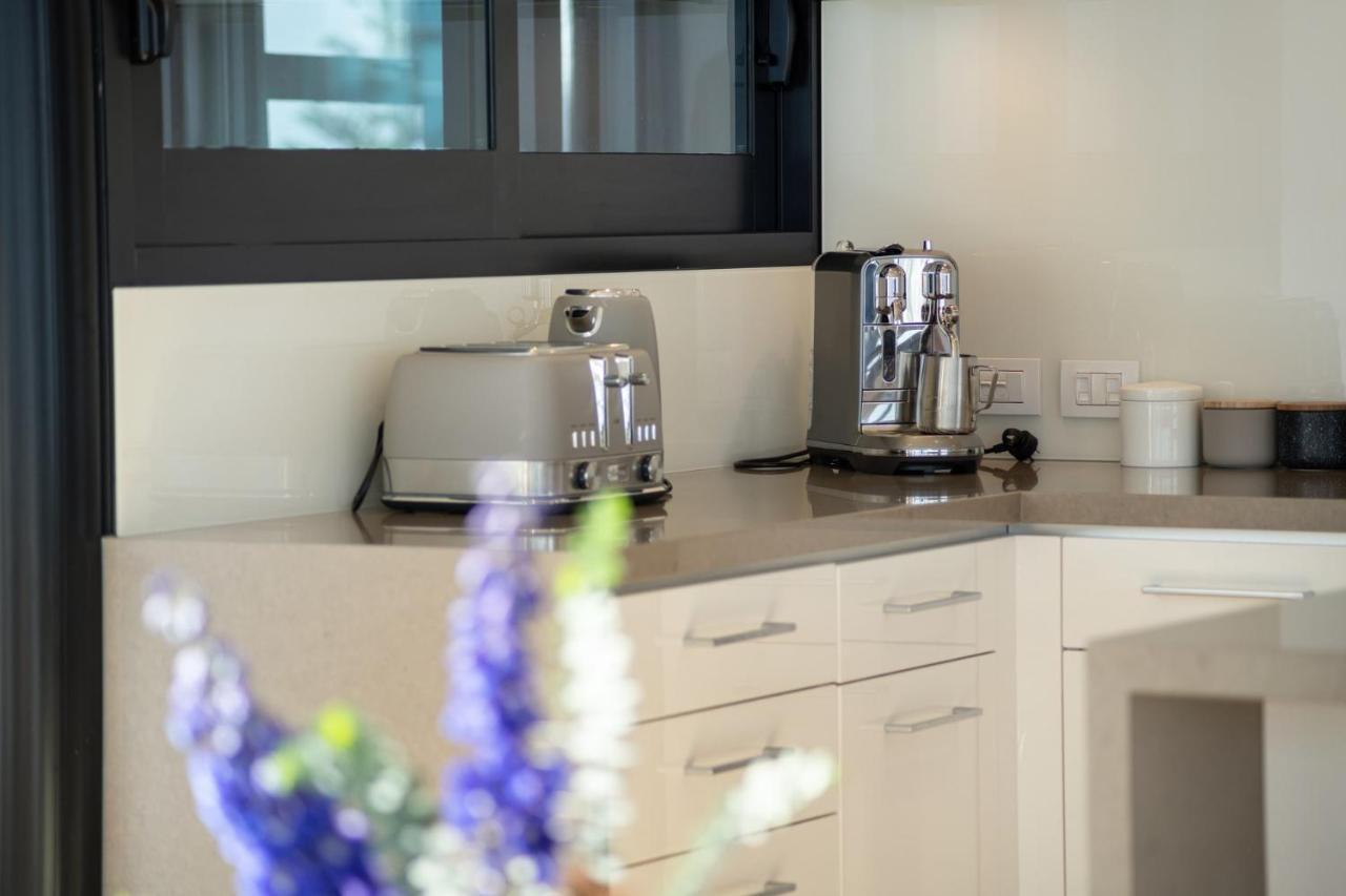 Apartamento Superb Elevated Views Of Harbour With Heated Pool, Gym & Parking Mount Maunganui Exterior foto