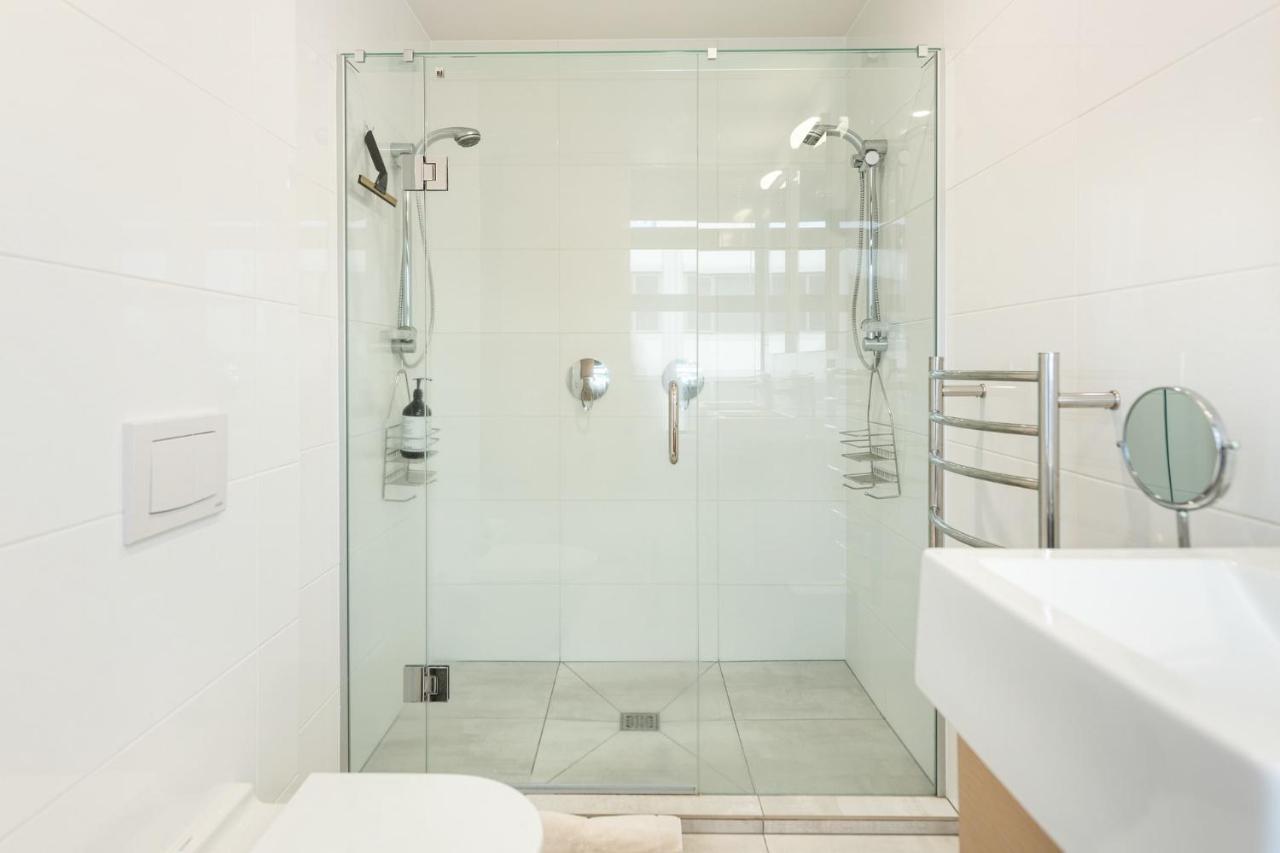 Apartamento Superb Elevated Views Of Harbour With Heated Pool, Gym & Parking Mount Maunganui Exterior foto